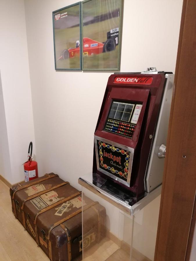 Ferrari Formula 1 Hotel Orio al Serio Exterior photo